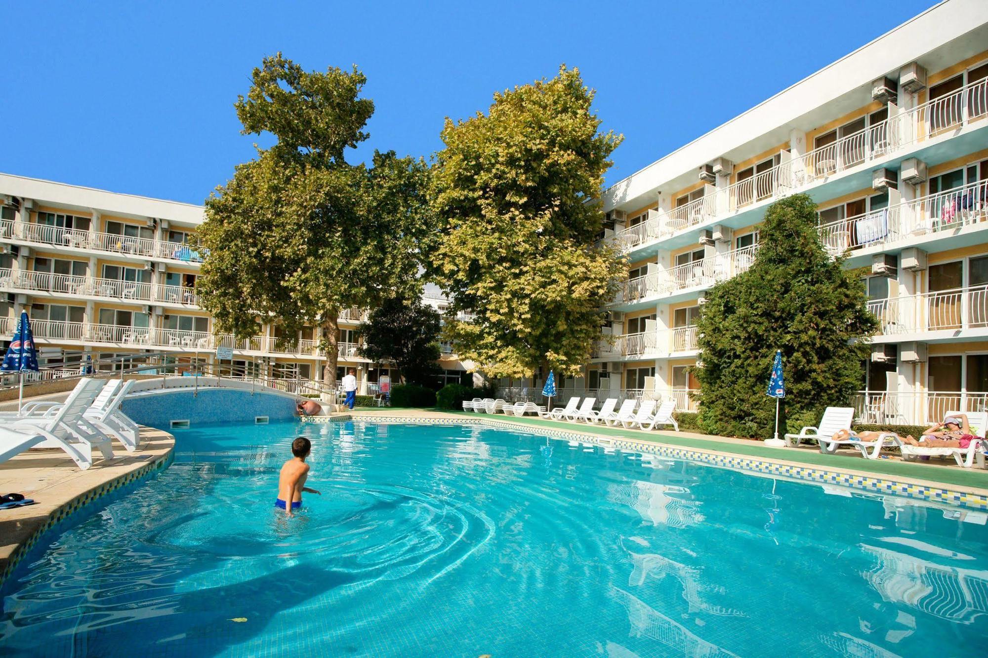 Kaliopa Hotel Albena Bagian luar foto