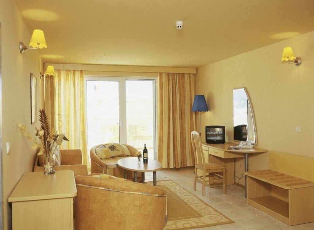 Kaliopa Hotel Albena Bagian luar foto